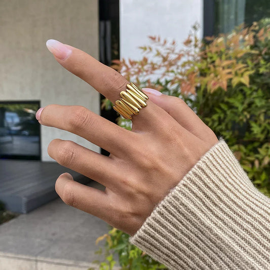 AMYRITH RING
