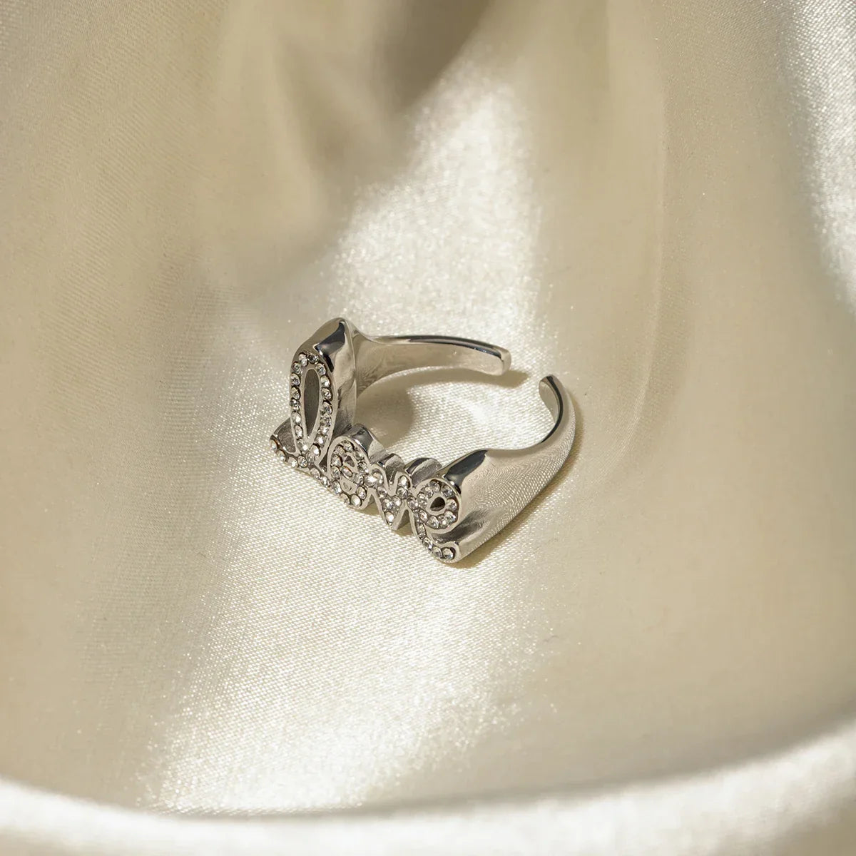 LOVE RING